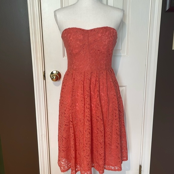 Francesca’s Ladies Salmon Eyelet Fit & Flare Strapless Dress. Medium - Picture 1 of 7